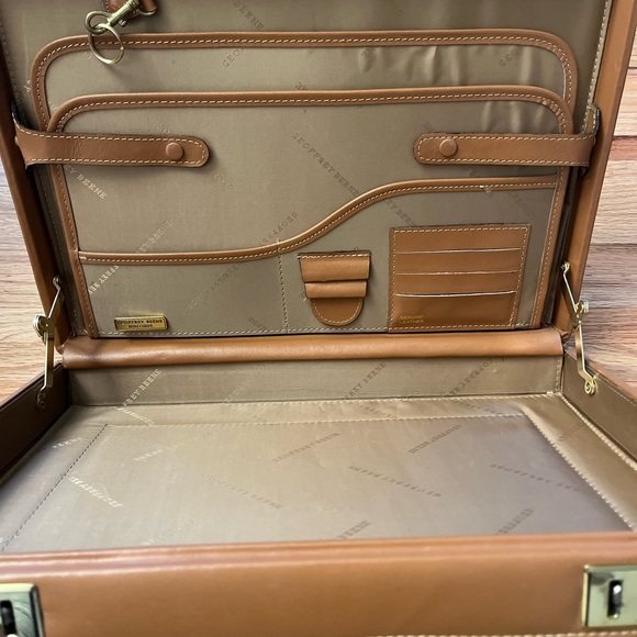 Geoffrey Beene Black leather Briefcase with Brown Handles - Picture 5 of 10